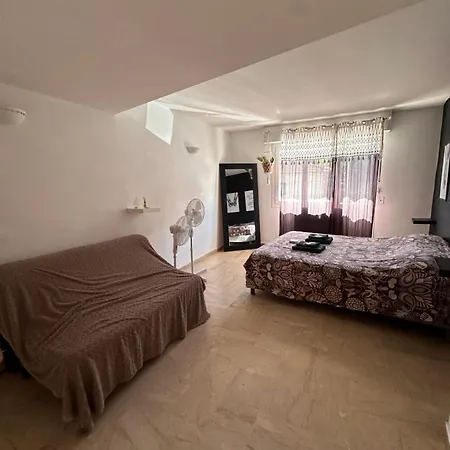 Spacieux Deux Pieces Apartmán *